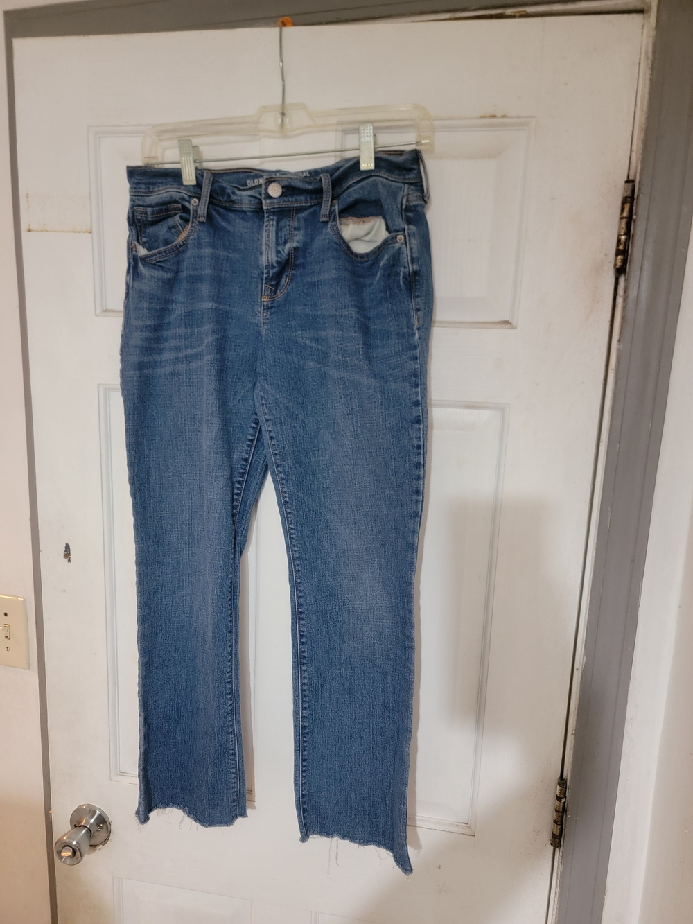 Old Navy Blue Straight-Leg Women’s Jeans with Raw Hem